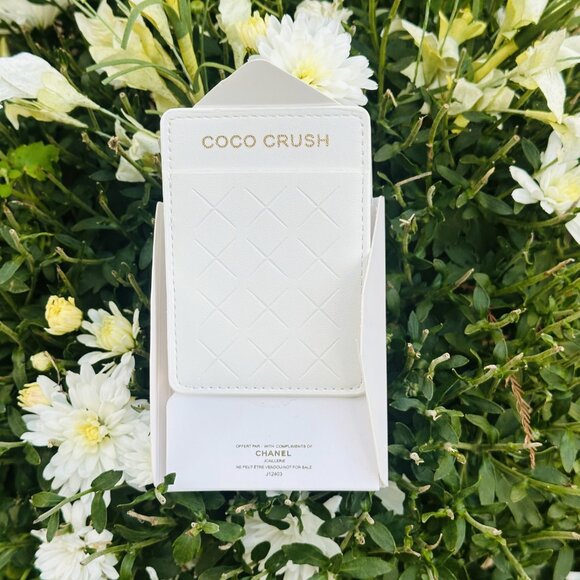 Chanel Coco Crush Novelty Card Case Logo Leather Look White Gold - Picture 6 of 8